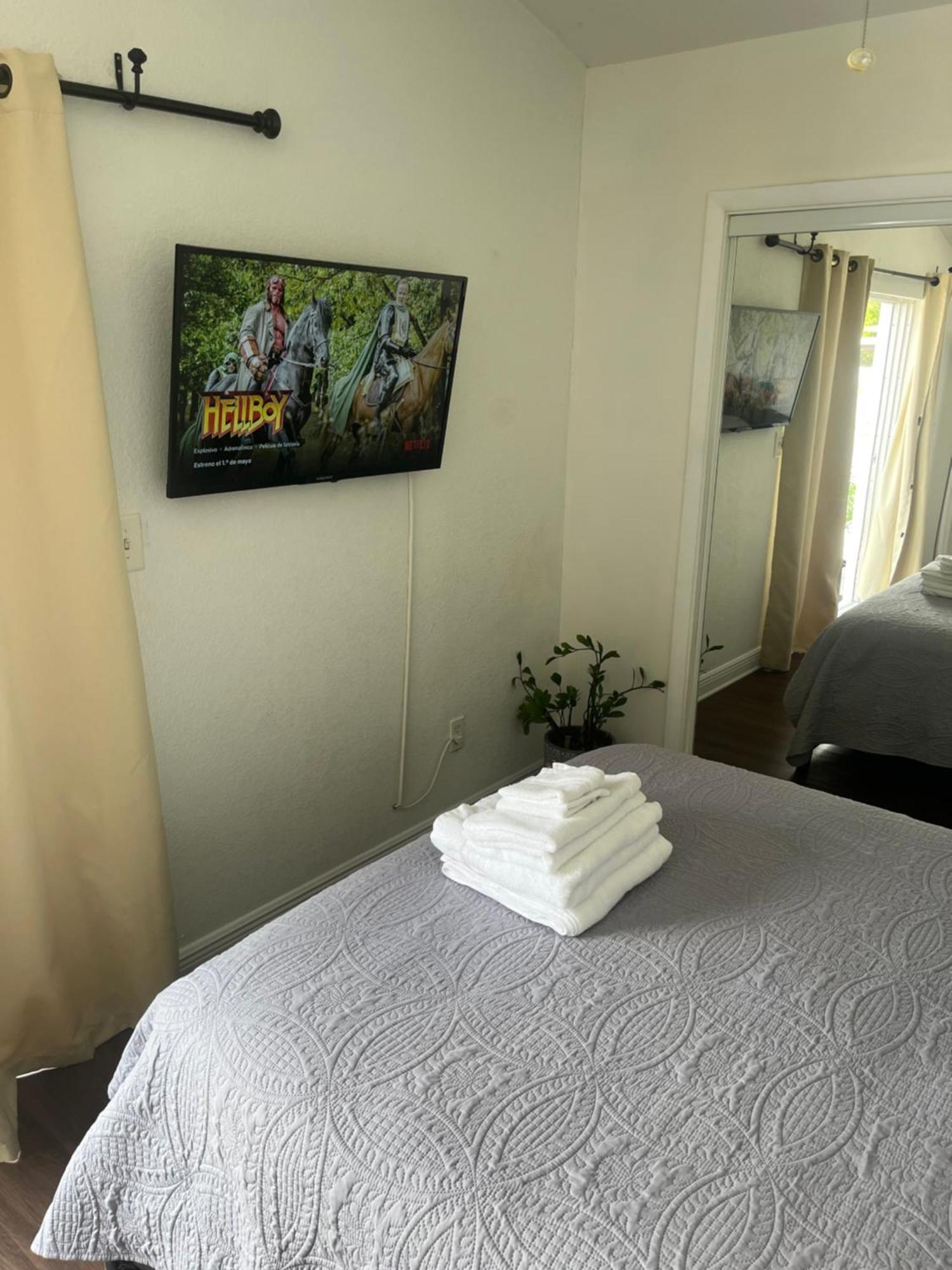 Habitacion Luminosa Y Acogedora. Hollywood Dış mekan fotoğraf